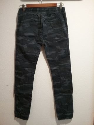 Pantalón estilo militar, color azul. Talla 158 cm