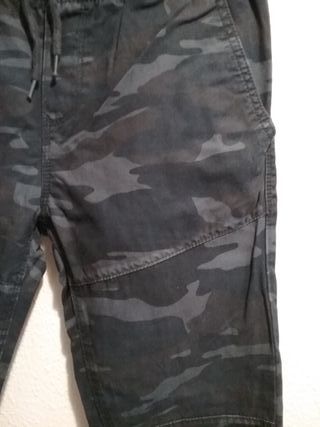 Pantalón estilo militar, color azul. Talla 158 cm