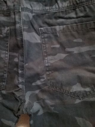 Pantalón estilo militar, color azul. Talla 158 cm