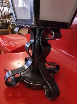 Lanterna da birreria in metallo e vetro