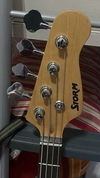 Bajo Eléctrico Storm Sunburst