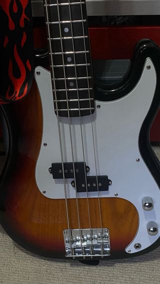 Bajo Eléctrico Storm Sunburst
