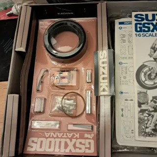 Maqueta Tamiya Suzuki GSX1100S Katana 1:6