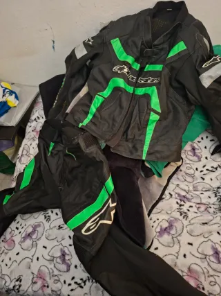 Conjunto Ropa Moto Negra y Verde