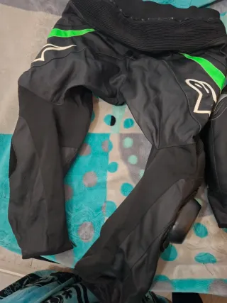 Conjunto Ropa Moto Negra y Verde