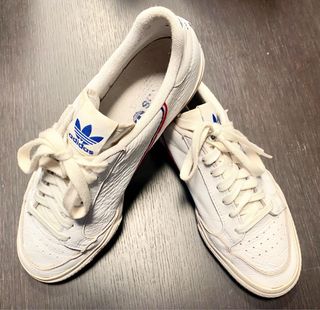 Adidas Sneakers Bianche con Dettagli Blu/Rossi