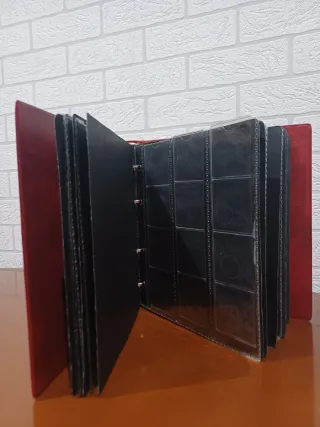 Álbum de Monedas Rojo con Escudo