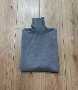 Jersey de punto gris de Zara de cuello alto