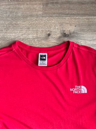 Camiseta The North Face Roja