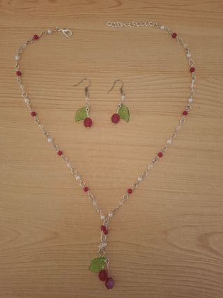 Collar largo abalorios morados y plateados