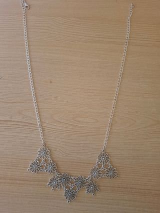 Collar largo abalorios morados y plateados