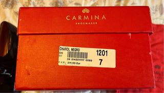 Zapatos de charol Carmina negros