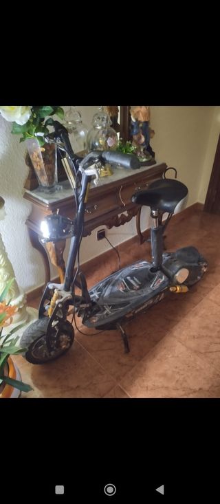 Patinete eléctrico con asiento