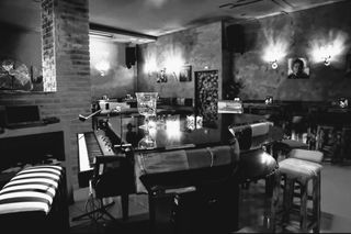 Mobiliario Hostelería: Mesas, Sillas y Taburetes