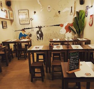 Mobiliario Hostelería: Mesas, Sillas y Taburetes