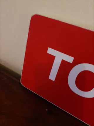 Cartello pubblicitario Toyota Plus