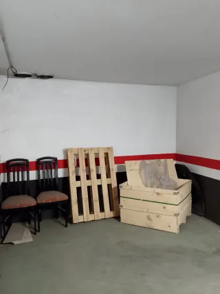 Plaza de garaje, Barrio Industria.