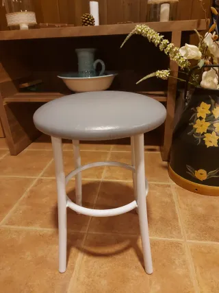 Banqueta de cocina. Nuevas, de fábrica