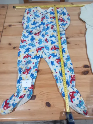 Pijamas para niños 3-4 años  con pies