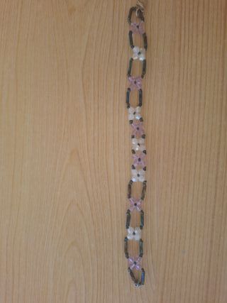 Pulsera abalorios flor azul y verde hecha a mano