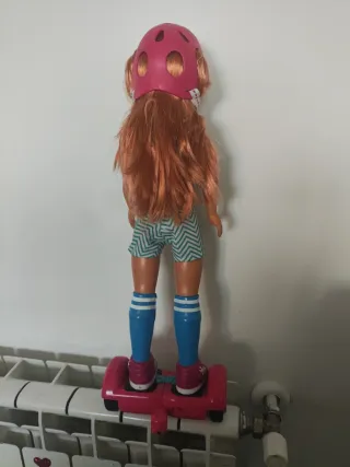 Muñeca Nancy con Hoverboard