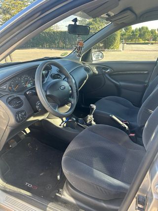 Ford Focus Ghia 2004