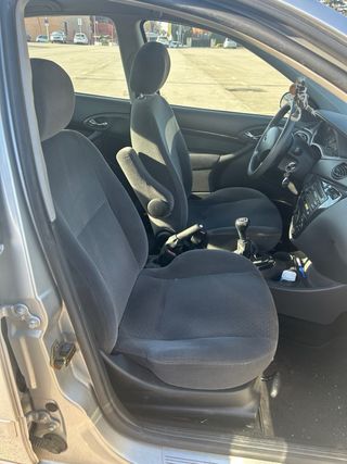 Ford Focus Ghia 2004