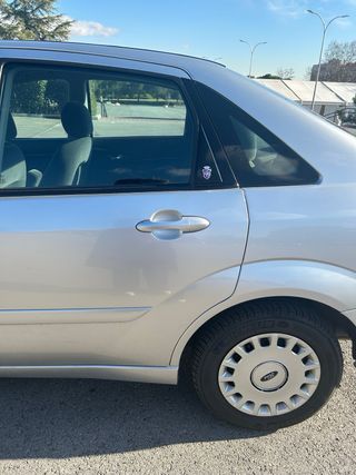 Ford Focus Ghia 2004