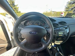 Ford Focus Ghia 2004