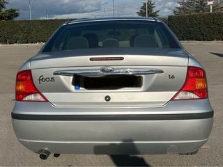 Ford Focus Ghia 2004