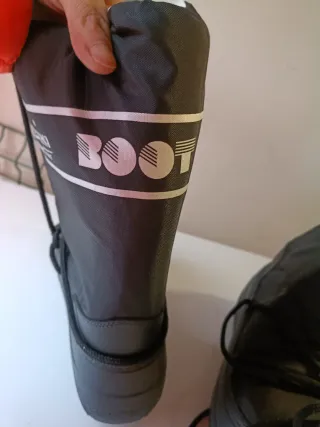 Stivali da neve neri e bianchi