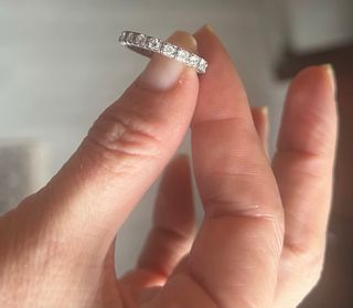 Alianza oro 18k y brillantes. Talla 15