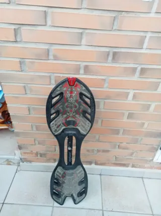 Monopatín 2 ruedas semi nuevo