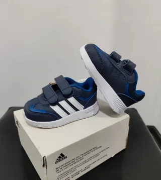 Sapatilhas Adidas Criança Tamanho 19 Novas