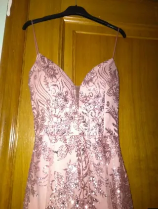 Vestido de fiesta rosa y plateado