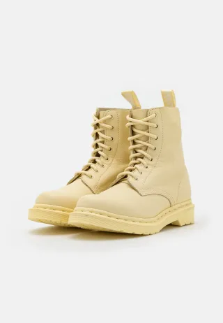 Dr. Martens Beige Piel Suave 8 Ojales