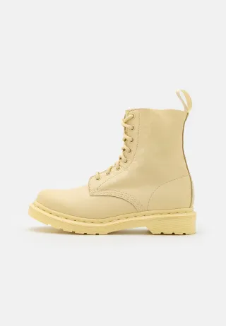 Dr. Martens Beige Piel Suave 8 Ojales