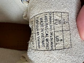 Dr. Martens Beige Piel Suave 8 Ojales