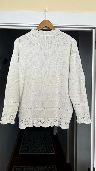 Jersey de algodón blanco roto.