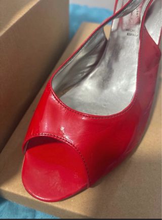 Zapatos de tacón rojos slingback
