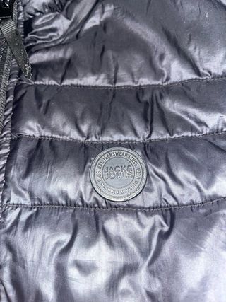 Chaleco negro acolchado