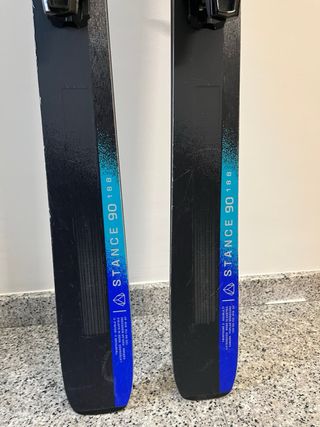 Esquis Salomon Stance 90