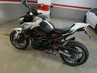 Kawasaki Z900 900cc Naked Blanca solo 4.300km