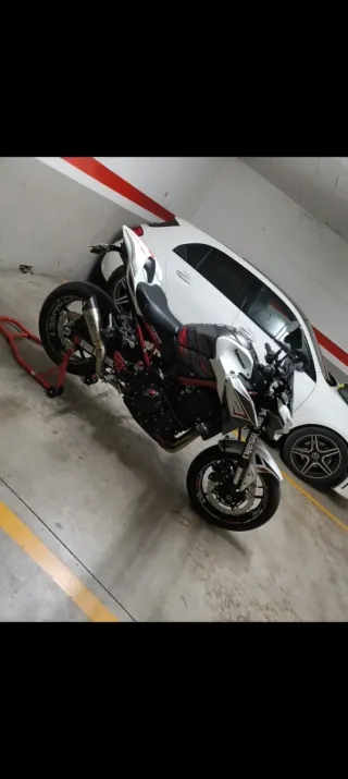 Kawasaki Z900 900cc Naked Blanca solo 4.300km