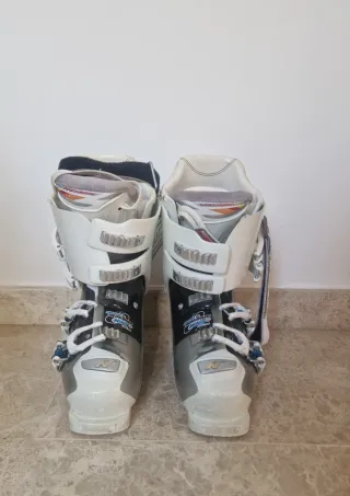 Botas de esquí Nordica blancas y azules