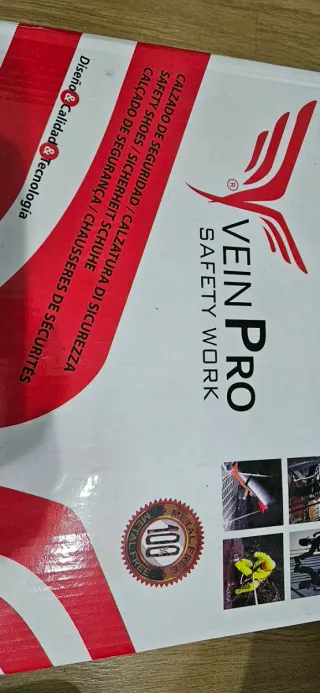 Zapatos de trabajo negros y rojos