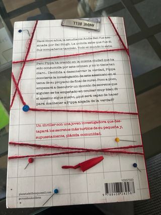 LOTE DE 3 libros Holly Jackson 4️⃣0️⃣€