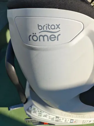 Silla coche Britax Römer 550€ nueva