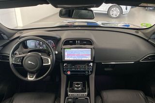 Jaguar F-Pace   2.0L i4D AWD Automatico RSport