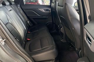 Jaguar F-Pace   2.0L i4D AWD Automatico RSport